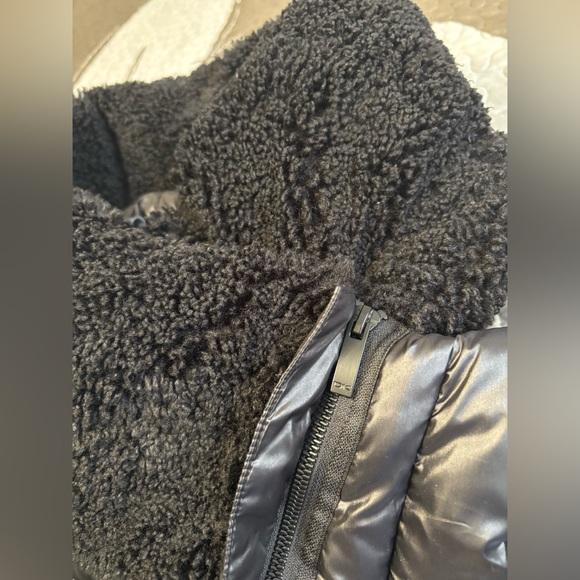 Donna Karan women’s puffer hooded jacket size XS. Black color. - Picture 5 of 10